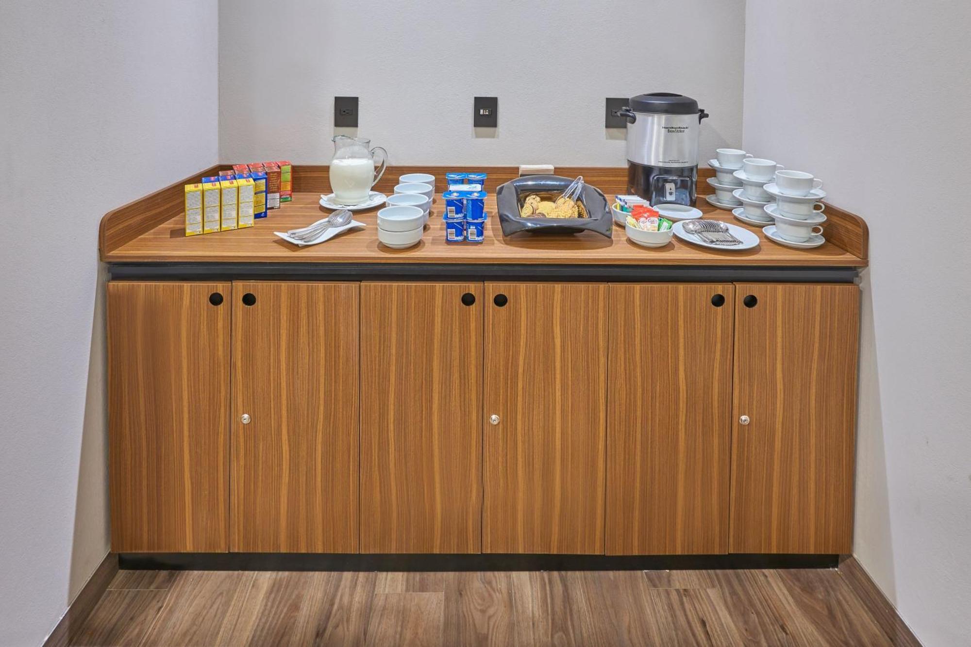 City Express Suites By Marriott Silao Aeropuerto Zewnętrze zdjęcie