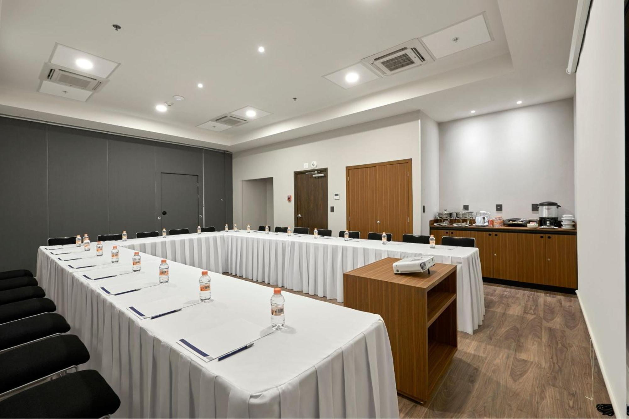City Express Suites By Marriott Silao Aeropuerto Zewnętrze zdjęcie