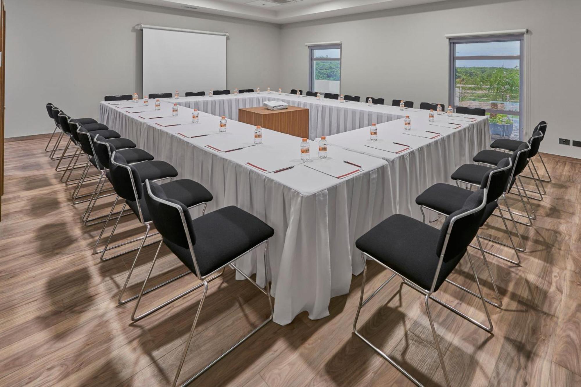 City Express Suites By Marriott Silao Aeropuerto Zewnętrze zdjęcie