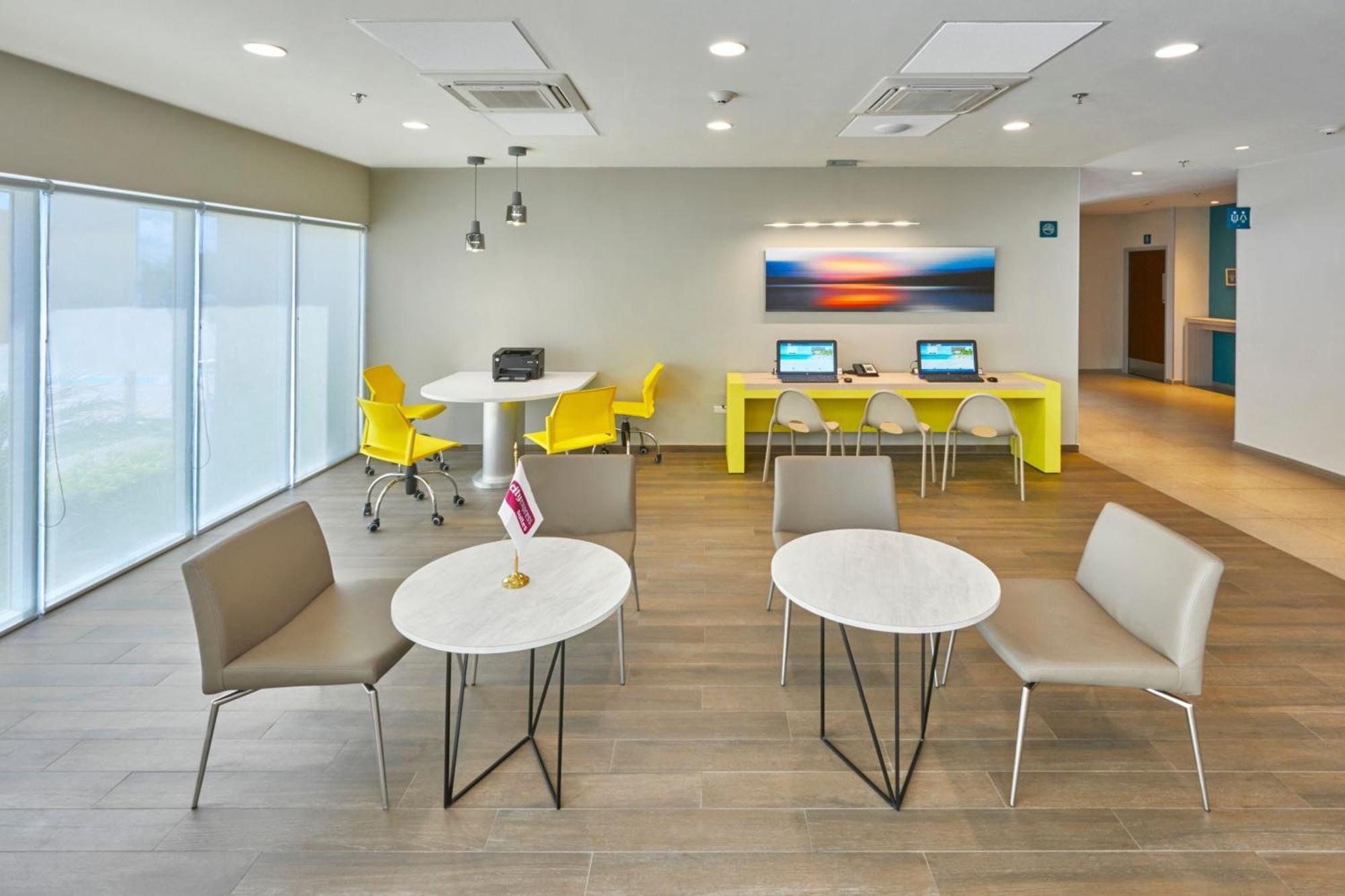 City Express Suites By Marriott Silao Aeropuerto Zewnętrze zdjęcie
