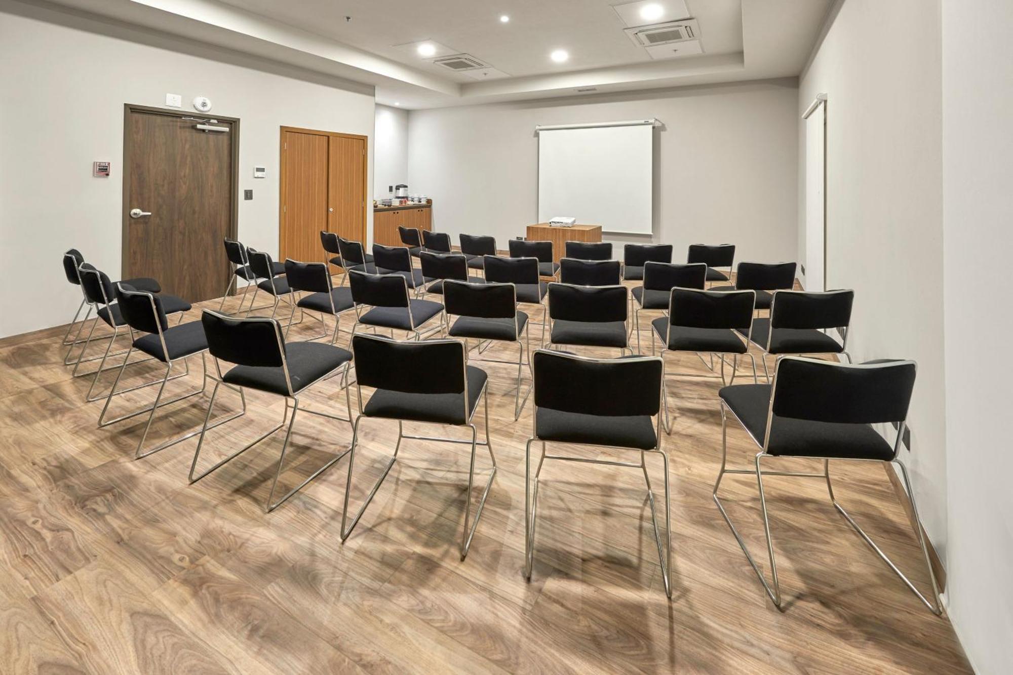 City Express Suites By Marriott Silao Aeropuerto Zewnętrze zdjęcie